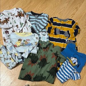 Carter’s, Disney & Gap Bundle Deal Kids Winter PJs size 2